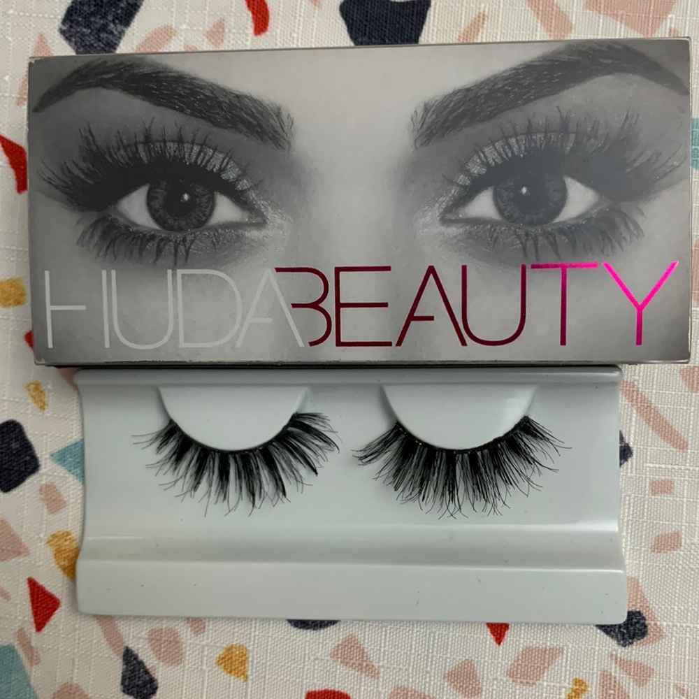Huda Beauty lashes